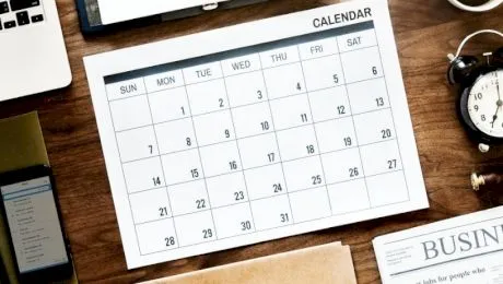 De unde vine expresia românească „a face capul calendar”?