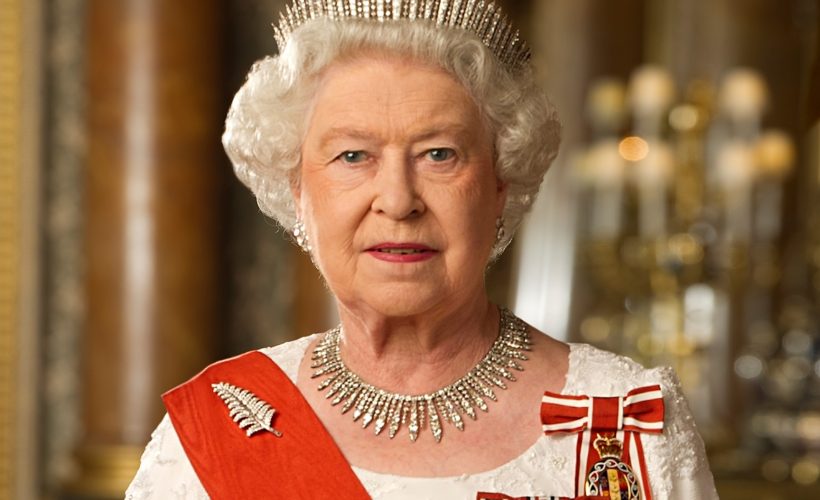 Regina Elisabeta a Marii Britanii