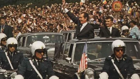 E adevărat că Richard Nixon a mâncat struguri în Piața Obor?