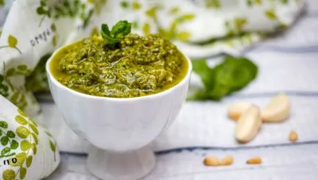 Pesto. Ce este sosul pesto? Totul despre pesto