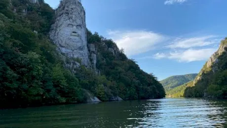 Este adevărat că Dunărea nu a fost tot timpul navigabilă și oamenii care veneau cu vaporul mergeau și pe jos?