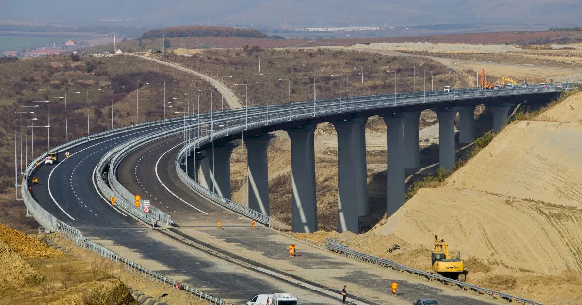 De ce în România se construiesc autostrăzi la foc automat? 20 de ani am stat degeaba, acum parcă nu ne mai oprim!