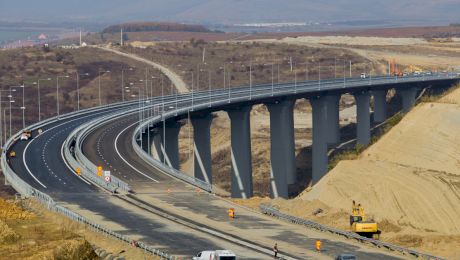 De ce în România se construiesc autostrăzi la foc automat? 20 de ani am stat degeaba, acum parcă nu ne mai oprim!