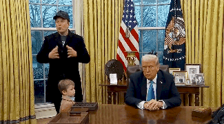 Video-ul care arată clar că Elon Musk este „șeful” lui Donald Trump. Afaceristul nu a dat doi bani pe protocol! | VIDEO